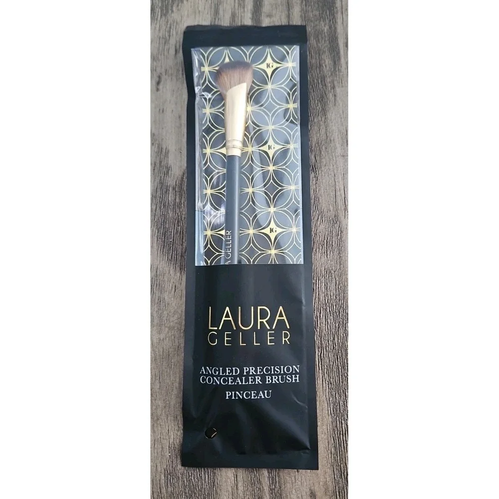 LAURA GELLER NEW YORK Angled Precision Concealer Brush - NEW $22 MSRP
